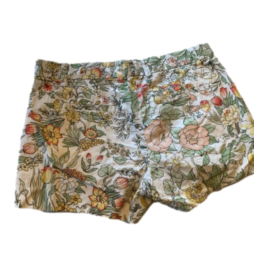 Khakis Gap shorts